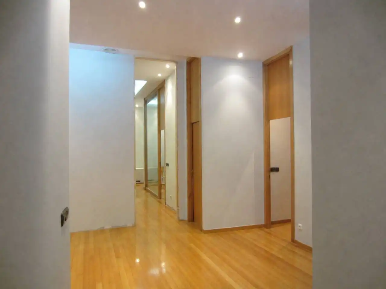 https://static.fotocasa.es/images/ads/4d83a02e-f0a0-495c-9d38-714f29832f8b?rule=original