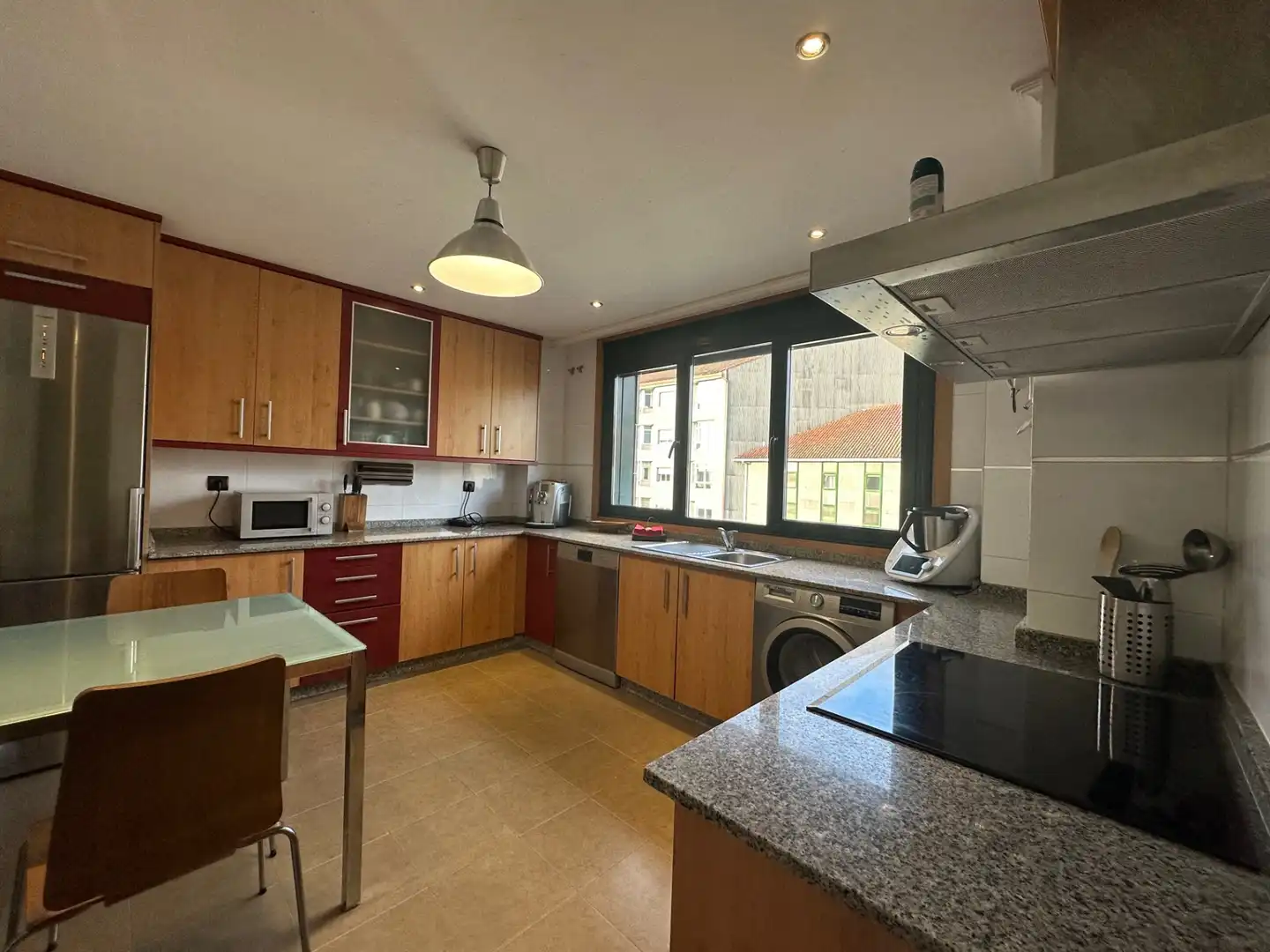 https://static.fotocasa.es/images/ads/05a743b3-f869-4c40-bd93-ffe888c5ba35?rule=original