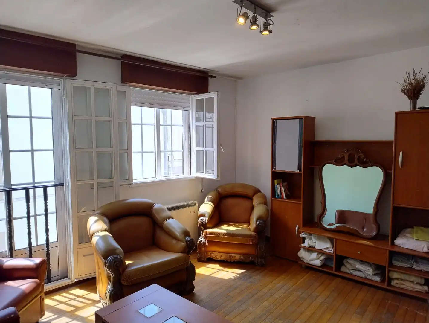 https://static.fotocasa.es/images/ads/f1d898a3-28c7-4df5-baa5-addf196758a3?rule=original