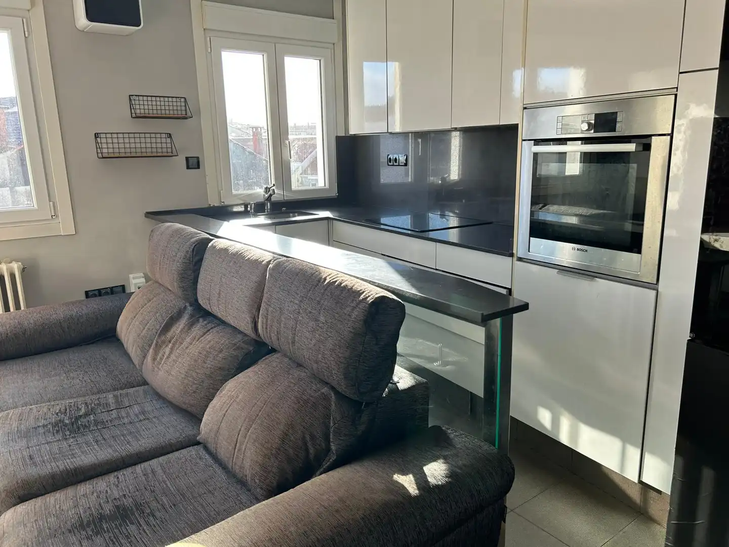 https://static.fotocasa.es/images/ads/823ebd41-4e01-4b15-bd99-8611c96e3b6b?rule=original