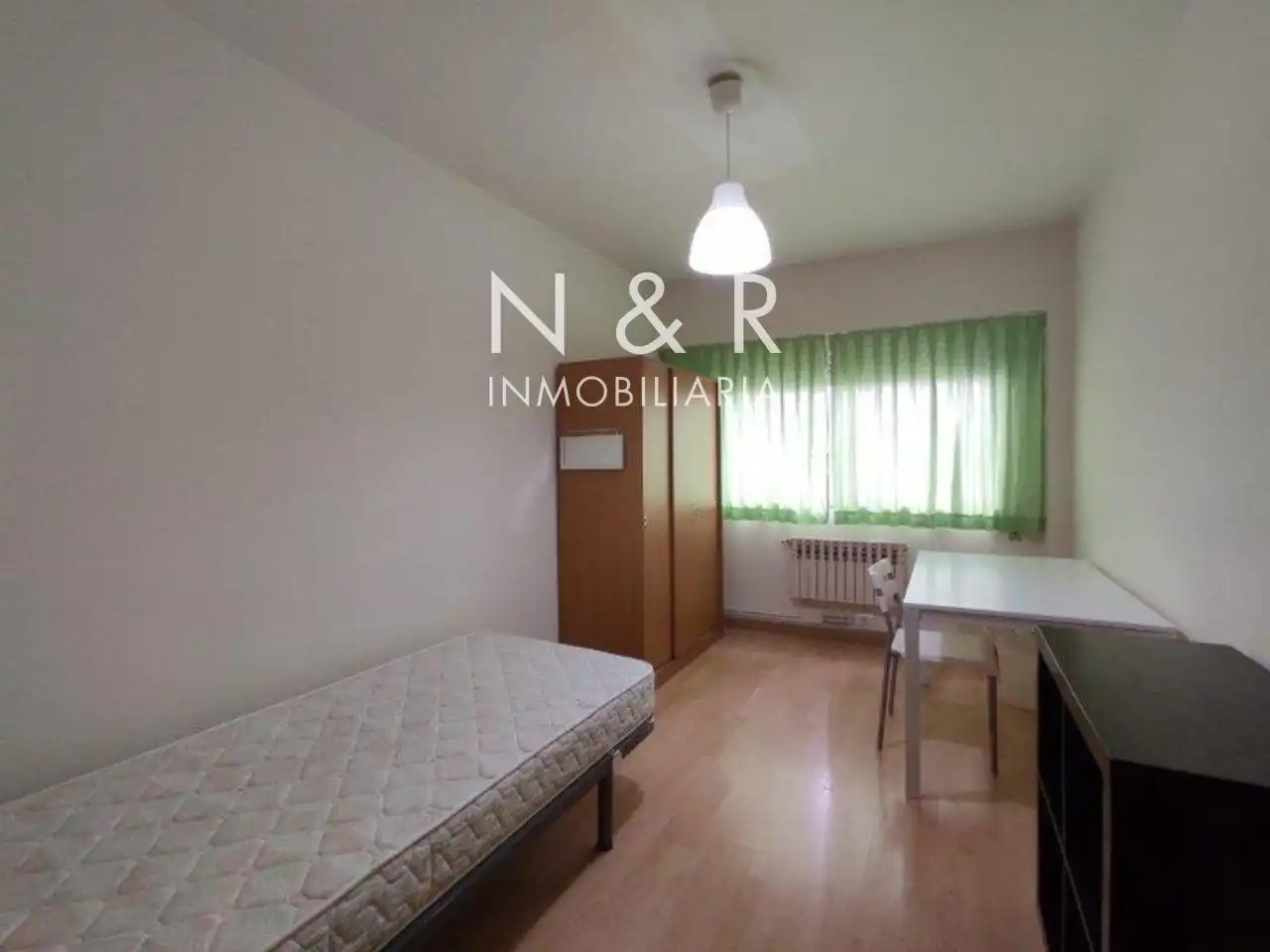 https://static.fotocasa.es/images/ads/6ece0af4-50f0-403a-810a-62f97e692fe0?rule=original
