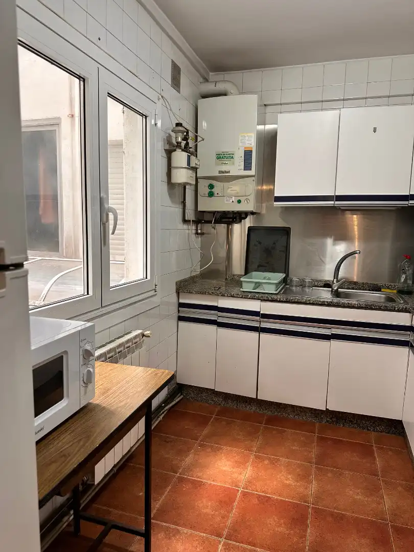 https://static.fotocasa.es/images/ads/24763481-43db-43e0-962f-f9c13b2a9573?rule=original