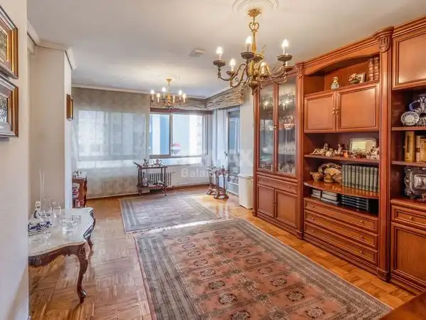 https://static.fotocasa.es/images/ads/ed448bcf-af1e-4ff5-8a7f-dc5f277483f7?rule=original