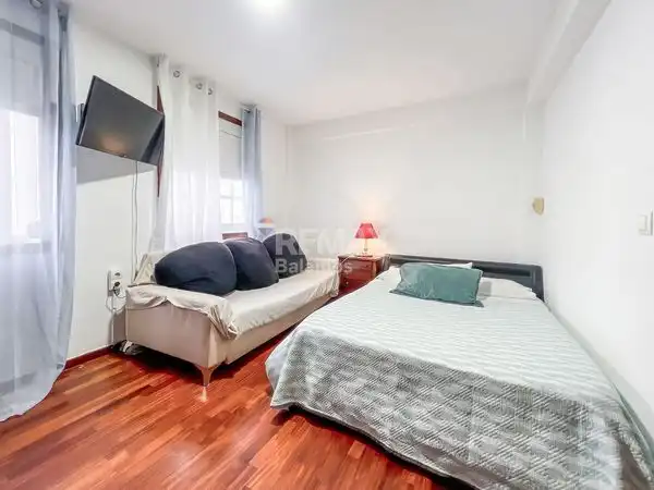 https://static.fotocasa.es/images/ads/f468875c-91cb-4acc-94d1-a7ba5a0ae730?rule=original