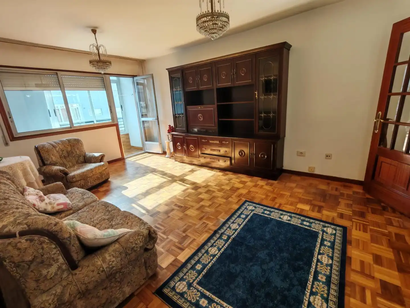 https://static.fotocasa.es/images/ads/200e4a3a-c96c-46c2-afeb-97ff1f713aea?rule=original