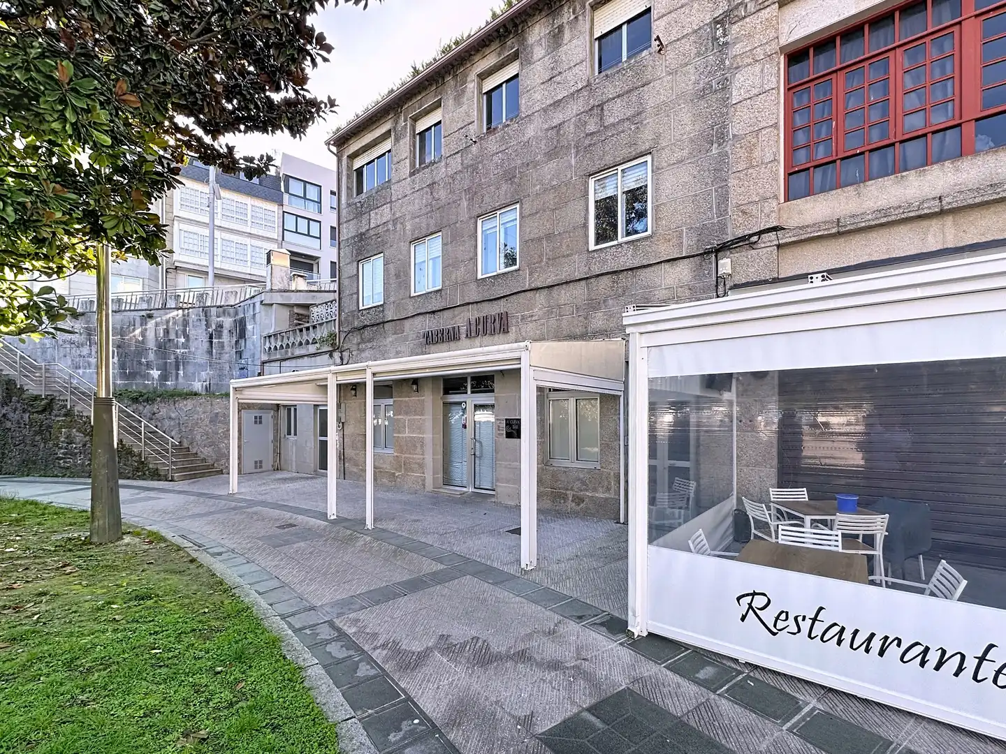 https://static.fotocasa.es/images/ads/5de4b757-3a02-4c02-a557-fb268ca3ef2d?rule=original