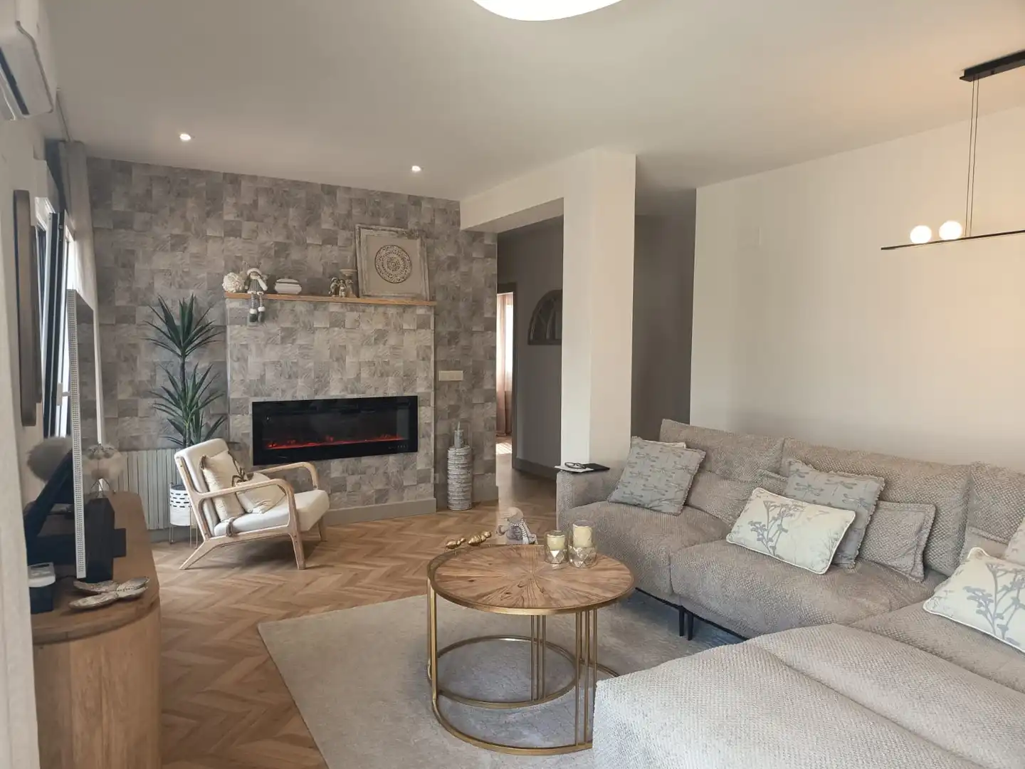 https://static.fotocasa.es/images/ads/153f9a71-7311-4080-a7c6-4579f219413a?rule=original