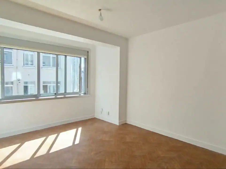 https://static.fotocasa.es/images/ads/31187e43-f70c-4a39-9de8-c5383256eda6?rule=original