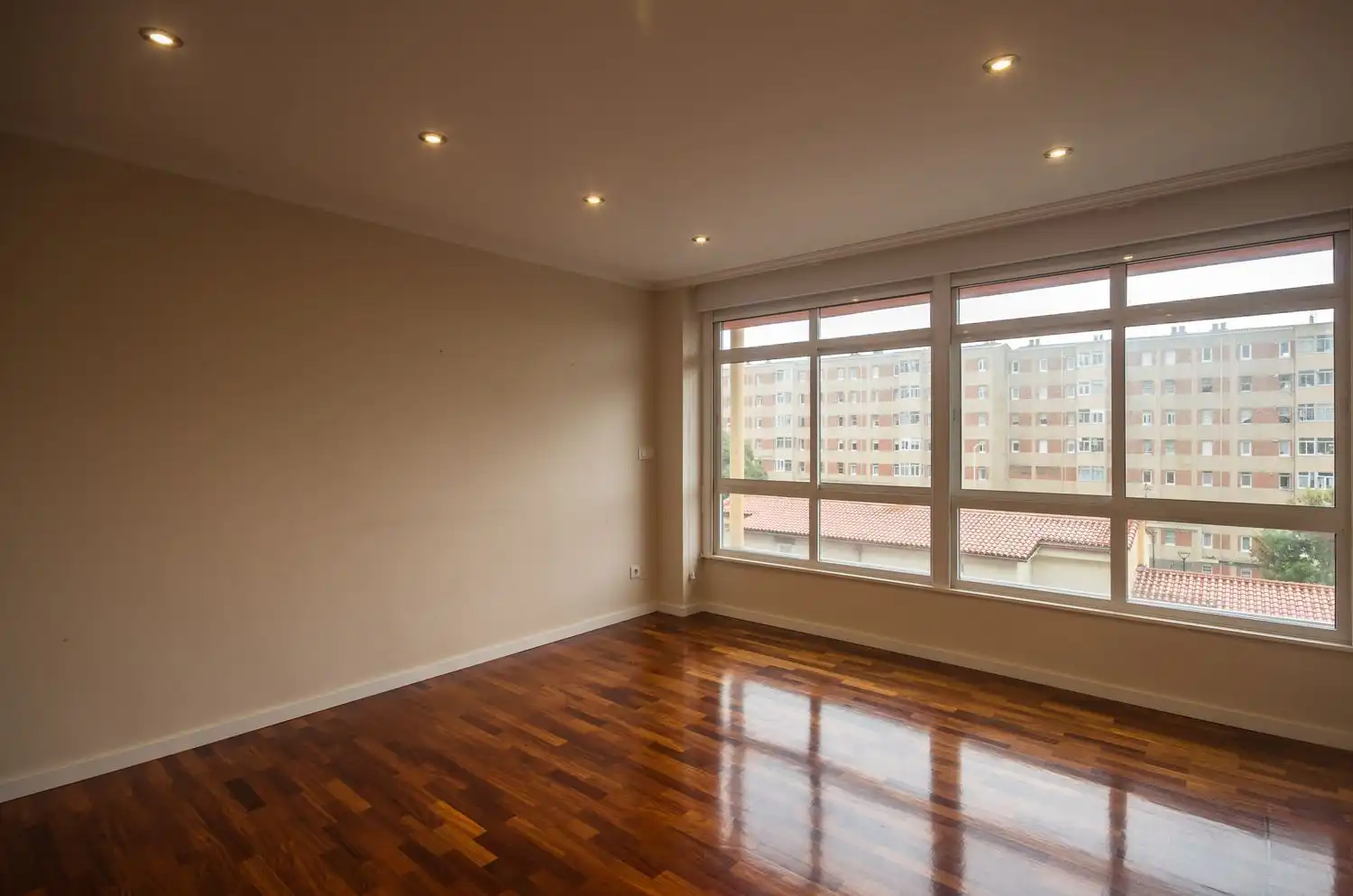 https://static.fotocasa.es/images/ads/40b3cca6-00b8-486d-be30-373343eec377?rule=original