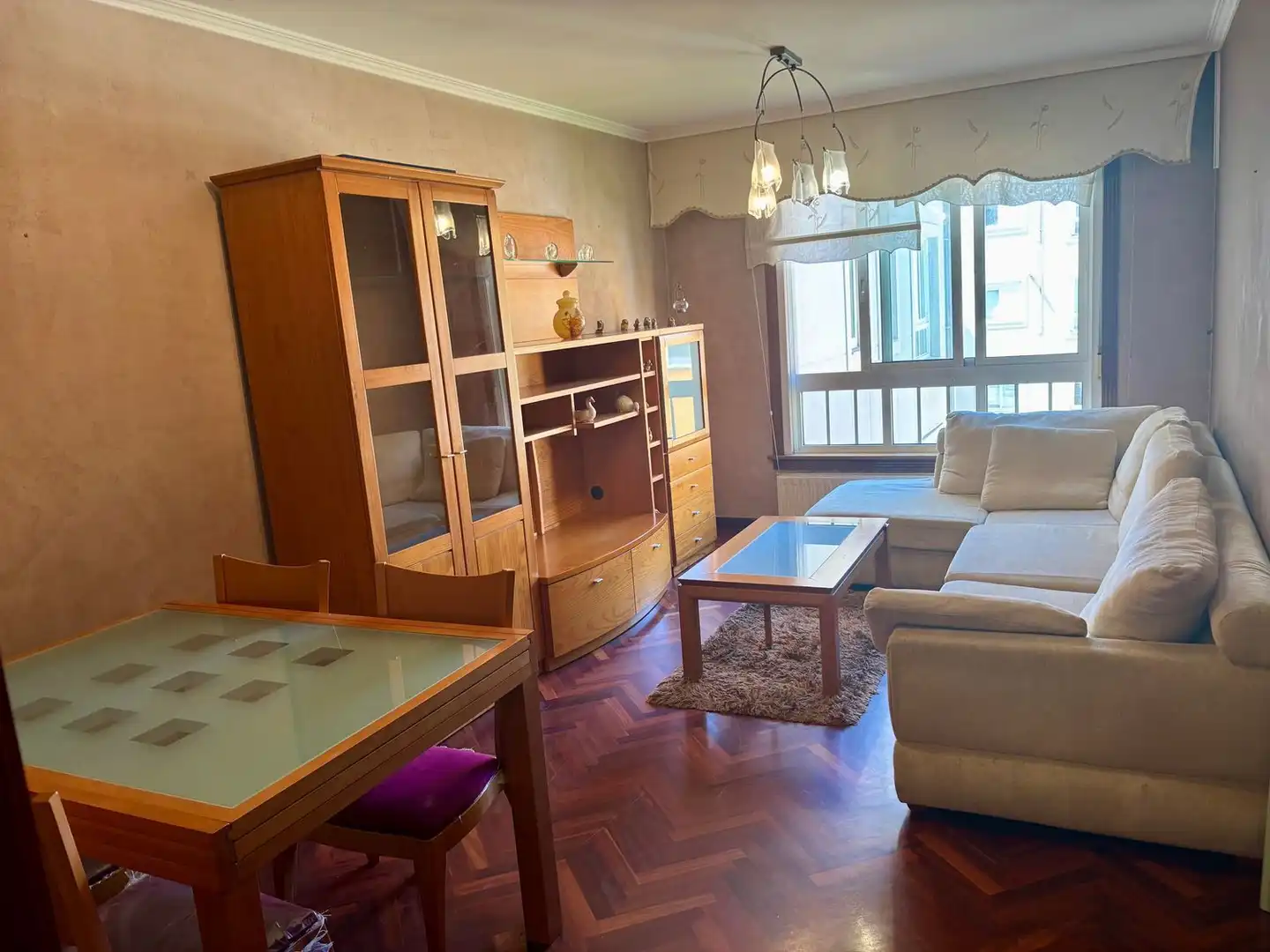 https://static.fotocasa.es/images/ads/42fda2dd-54a6-4c0c-a7a9-46c9a865a901?rule=original