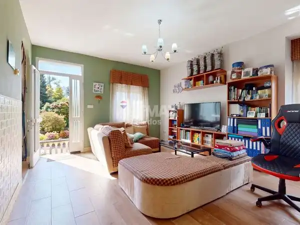 https://static.fotocasa.es/images/ads/07a5e83e-f49a-4c66-9edd-4b623b6fa407?rule=original