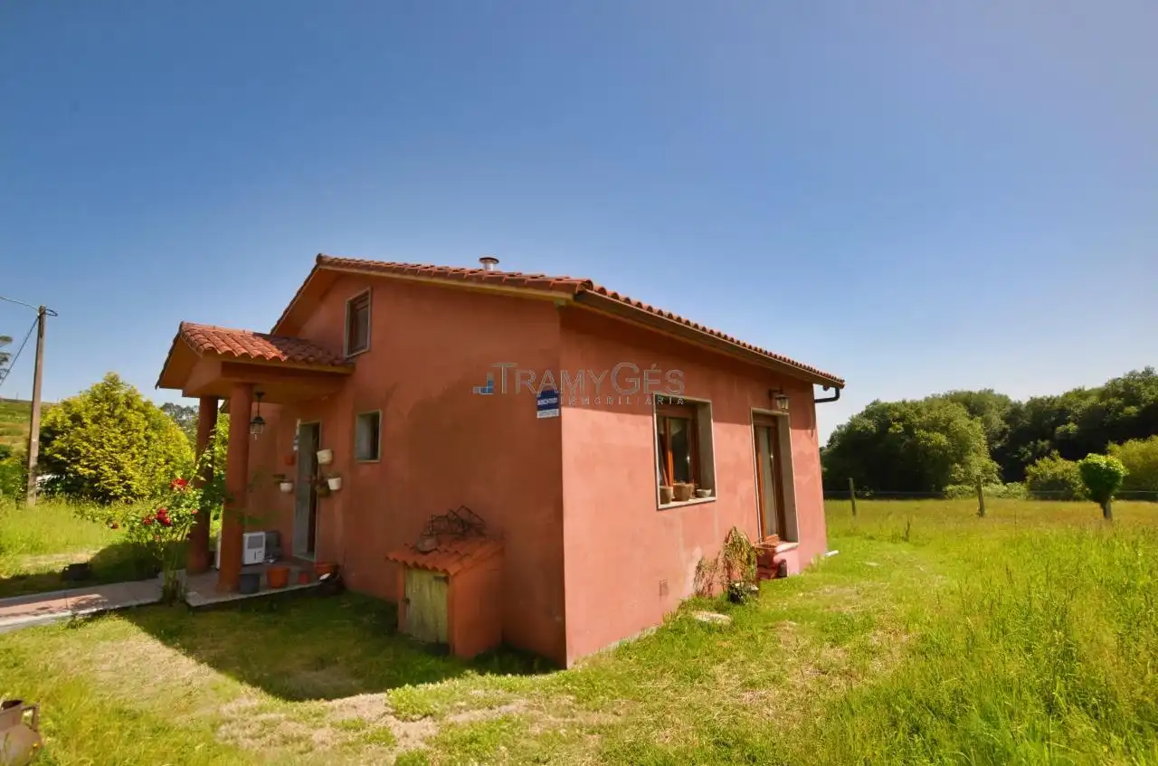 https://static.fotocasa.es/images/ads/aa0fda09-e14e-4c43-b03a-cc0ff5eff379?rule=original