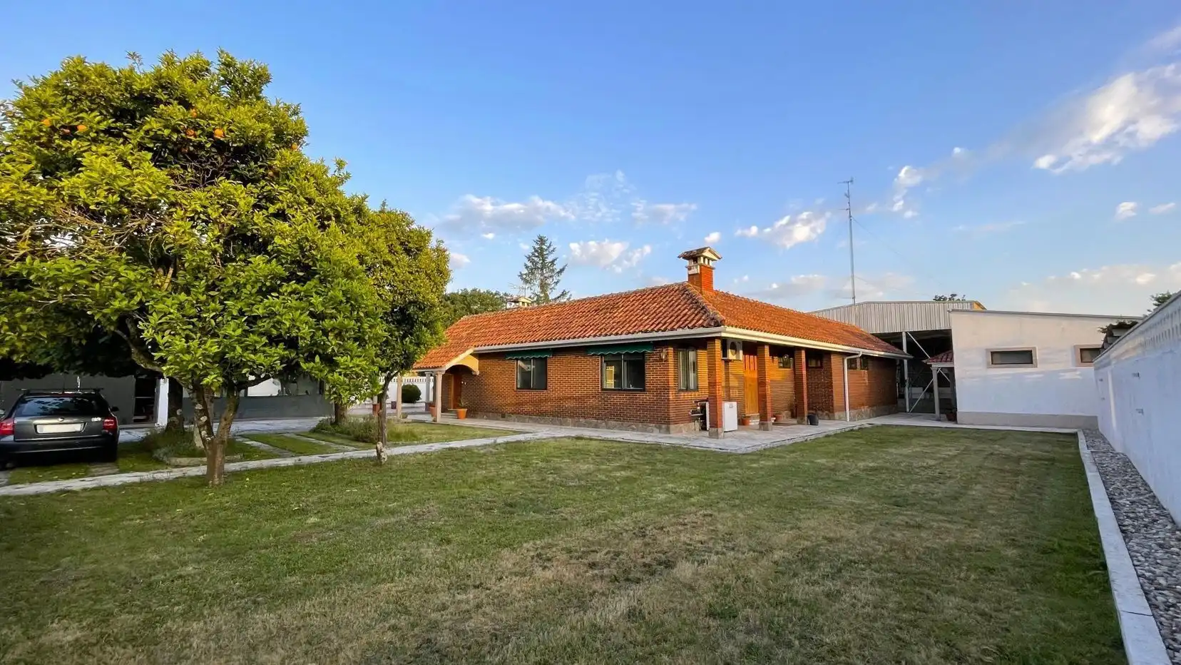https://static.fotocasa.es/images/ads/f5882bbe-78e0-4c99-aff4-0d65a1e367d5?rule=original