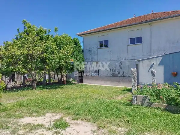 https://static.fotocasa.es/images/ads/b10da919-4a3d-4d75-b37c-3628cf6a613d?rule=original