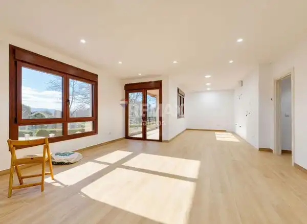 https://static.fotocasa.es/images/ads/7ab9a741-4776-4739-99d5-a40ecd1d1ef4?rule=original