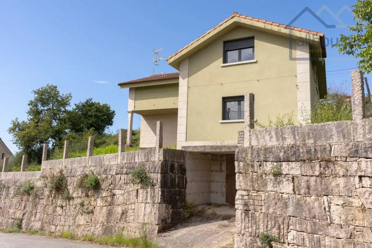 https://static.fotocasa.es/images/ads/79022710-2844-4a9f-8e7c-5a7743f6cf8a?rule=original