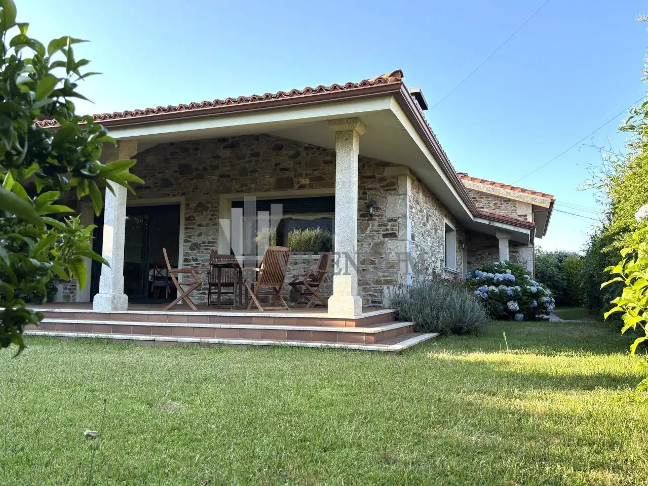 https://static.fotocasa.es/images/ads/e49e30f5-9c8a-4cd8-b8f3-ed38f9511d1a?rule=original