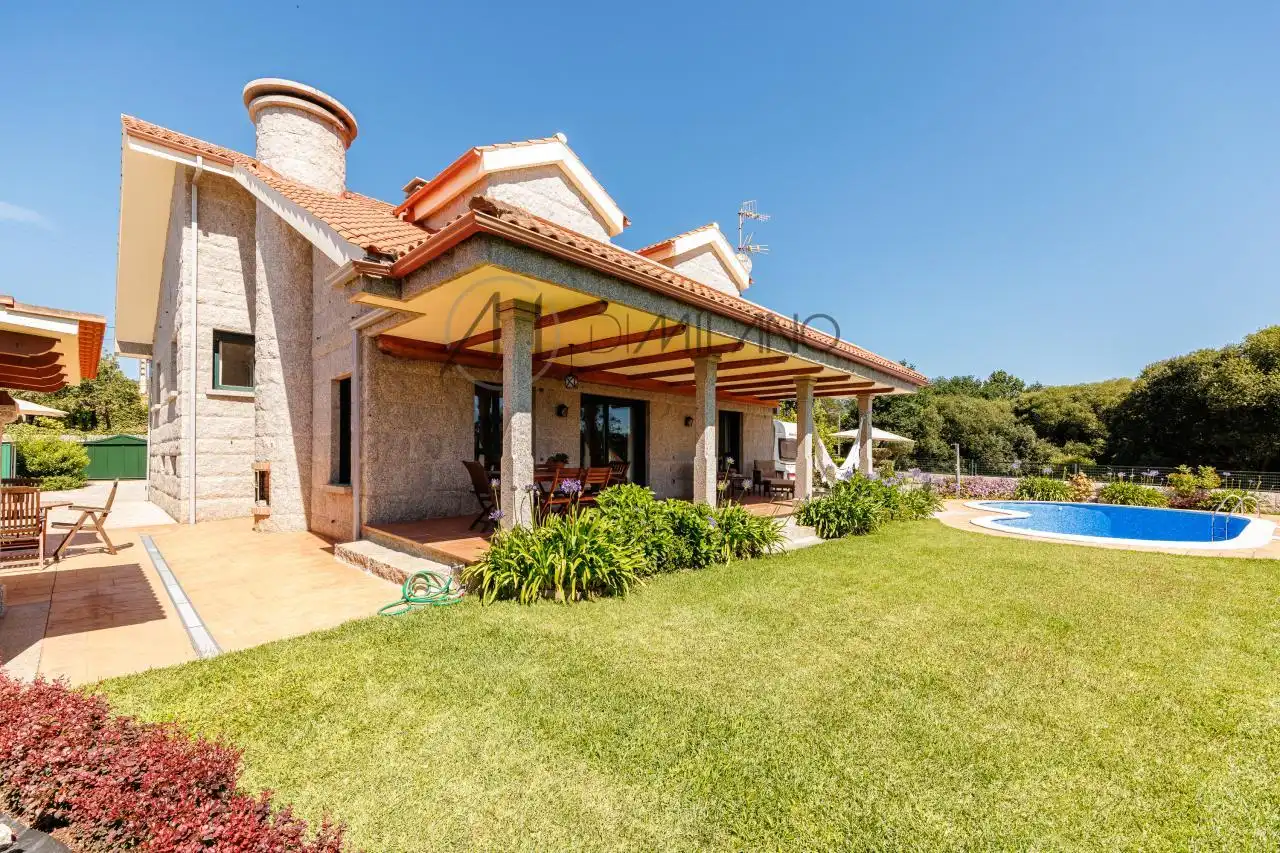 https://static.fotocasa.es/images/ads/c9afb150-6a3d-4092-994f-0e7438c04bf2?rule=original