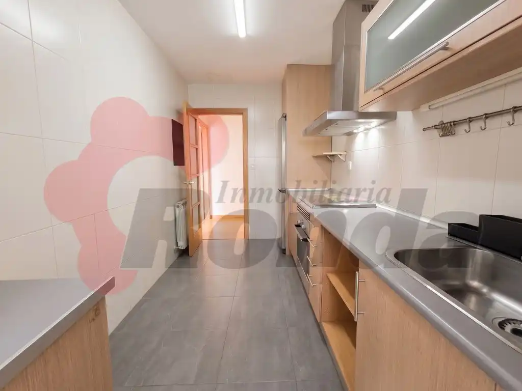 https://static.fotocasa.es/images/ads/cf8cc266-bd6f-4dbc-8bce-7e82b69e5bfd?rule=original