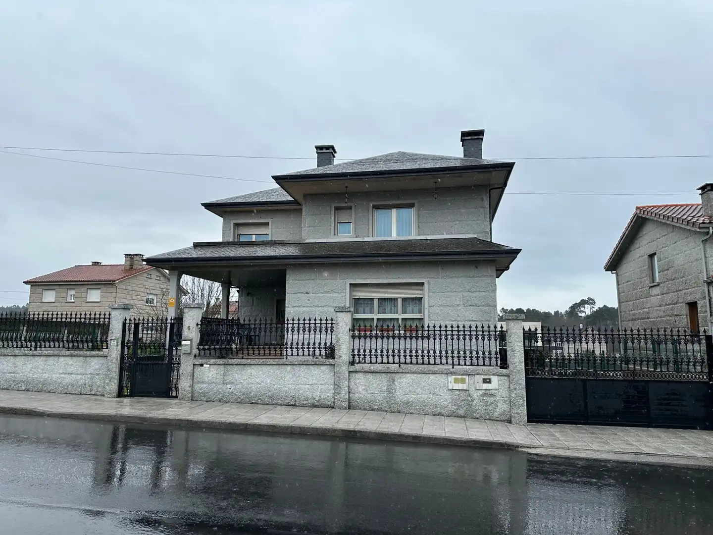 https://static.fotocasa.es/images/ads/046cd0fd-9ab9-4742-99f4-9885bf6dd1d5?rule=original
