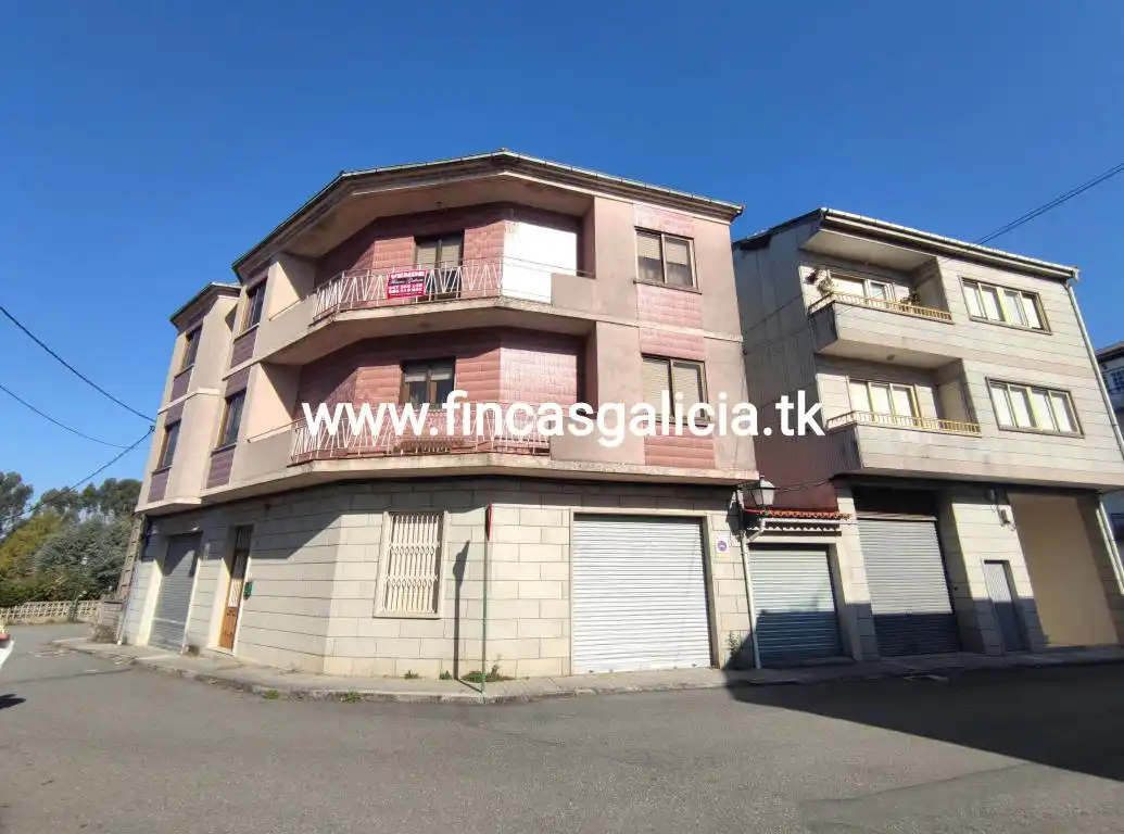 https://static.fotocasa.es/images/ads/9a8d7ef6-cd72-4784-81d8-2a445c62e04f?rule=original