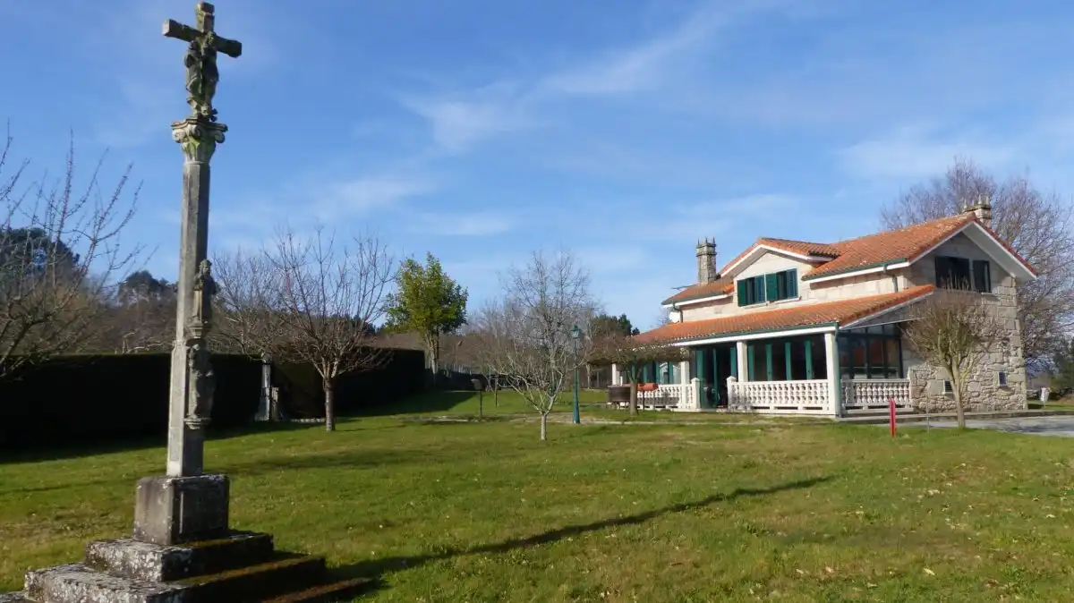 https://static.fotocasa.es/images/ads/f7d6b481-c09e-46ee-9fff-188457af8fe4?rule=original