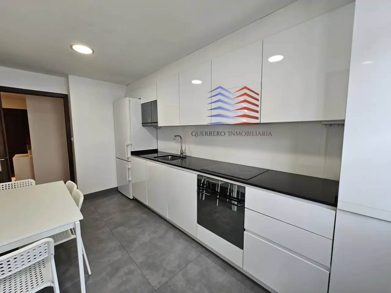 https://static.fotocasa.es/images/ads/b1127dce-d019-4cda-ab34-1f9fe7dc48ae?rule=original