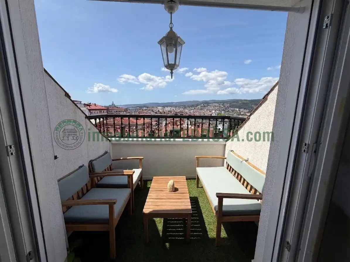 https://static.fotocasa.es/images/ads/dea64b8e-160d-4054-85dc-9d0ad825c2b3?rule=original