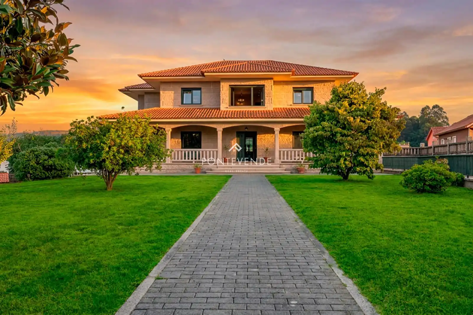 https://static.fotocasa.es/images/ads/f8803fee-d4f9-44f5-b54f-4ade2ed65340?rule=original