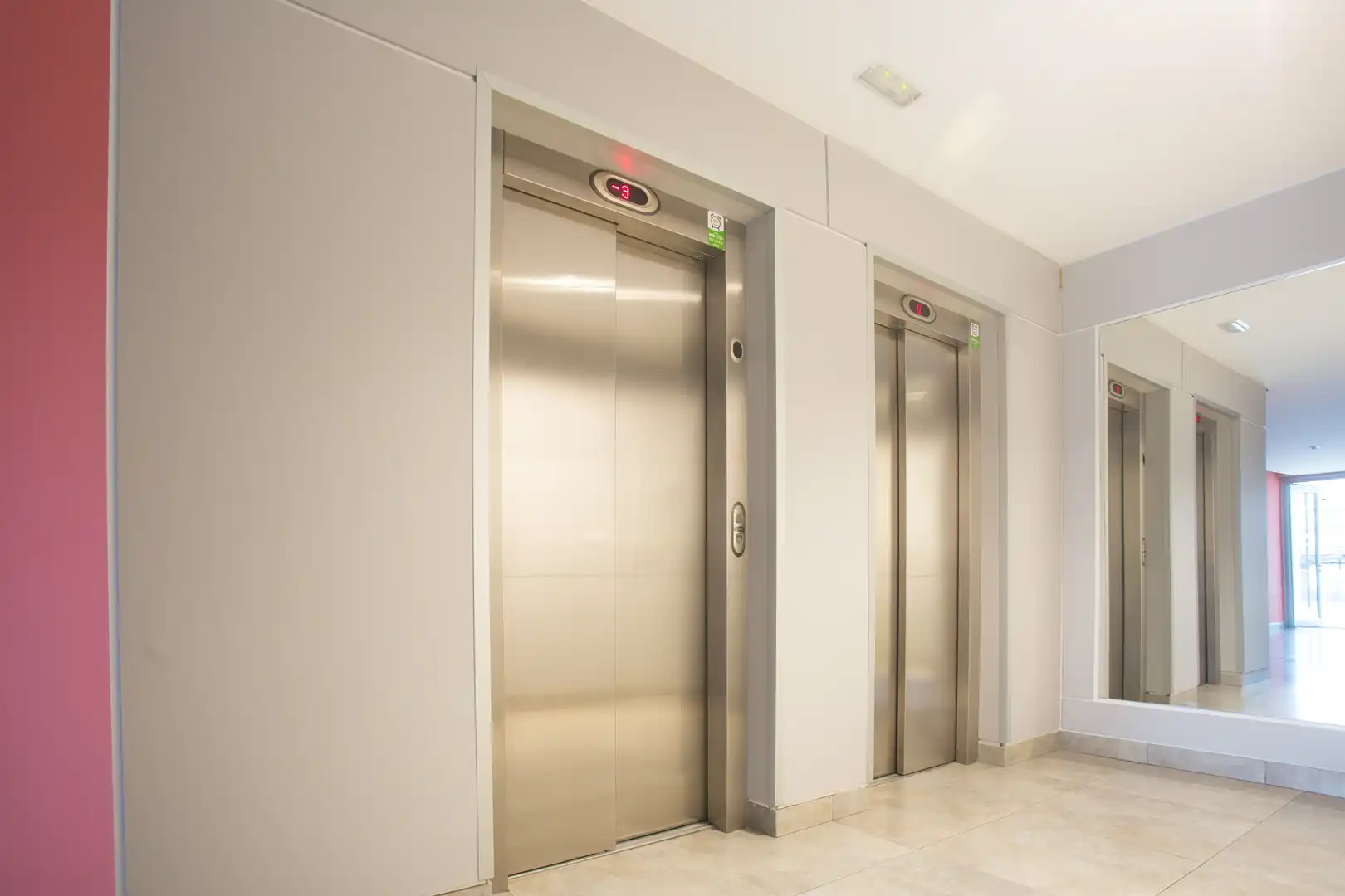 https://static.fotocasa.es/images/ads/582bccef-ad74-4da1-b62e-b5d950f4f4c6?rule=original