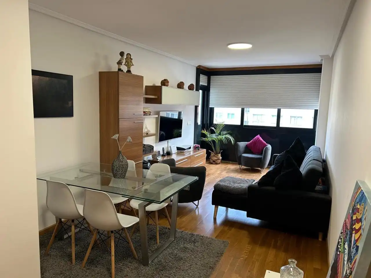https://static.fotocasa.es/images/ads/d12bb2cc-c24a-4306-a7dc-08ede20ea8ab?rule=original