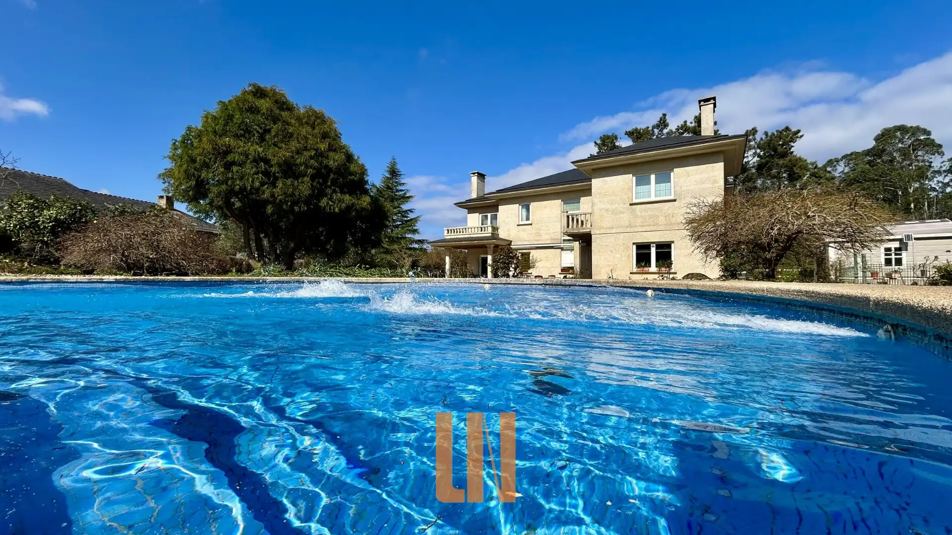 https://static.fotocasa.es/images/ads/94d3fe74-6271-445e-a906-fb68860d09eb?rule=original