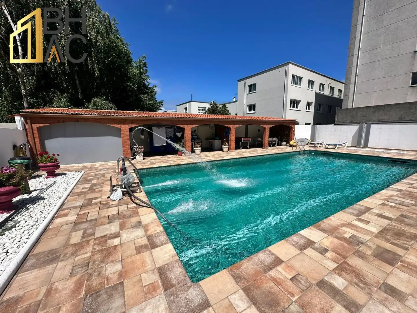 https://static.fotocasa.es/images/ads/bfb265ca-7f8e-487a-8d36-12724b09e639?rule=original