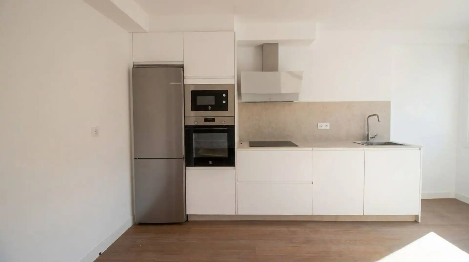https://static.fotocasa.es/images/ads/52ae9f37-f08b-4df1-bec4-559792e4f8e3?rule=original