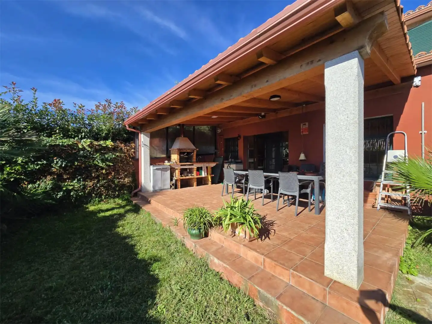 https://static.fotocasa.es/images/anuncio/2025/04/09/186165402/4604660309.jpg?rule=original