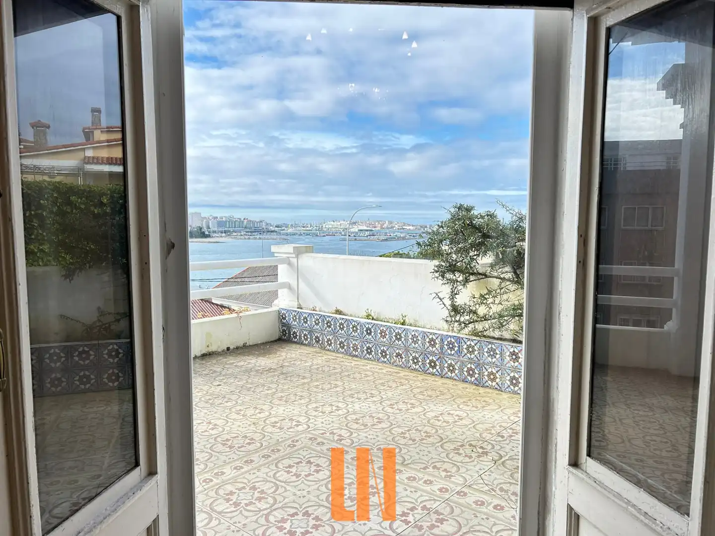 https://static.fotocasa.es/images/ads/ef7067d3-bbdd-496f-9a5f-cd8c22bd8f30?rule=original