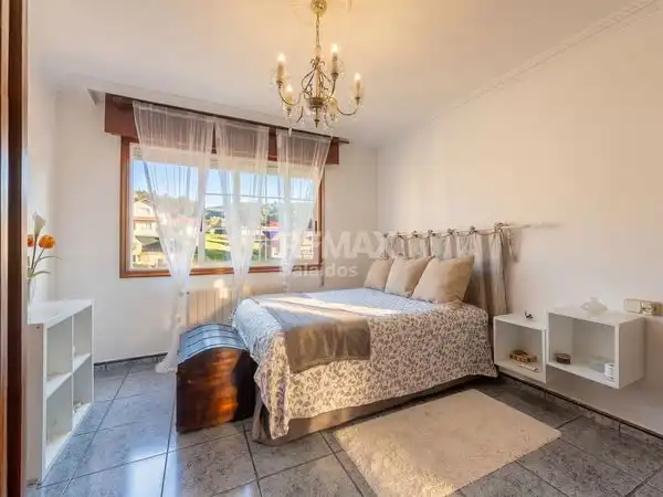 https://static.fotocasa.es/images/ads/74f0c2b8-257b-4c72-99c1-25cd70125435?rule=original
