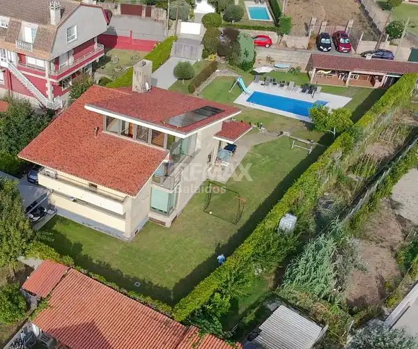 https://static.fotocasa.es/images/ads/b30c546a-89a0-429e-b7f0-95524d2fc6a1?rule=original