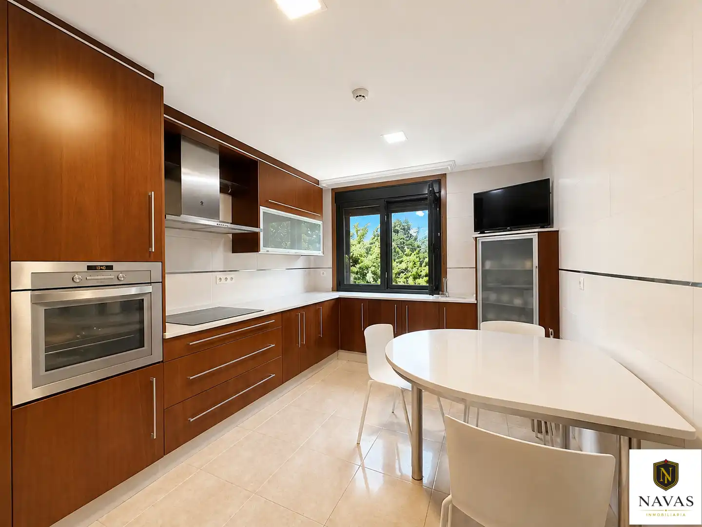 https://static.fotocasa.es/images/ads/204875b7-ef49-4d1a-b645-13f888feb304?rule=original