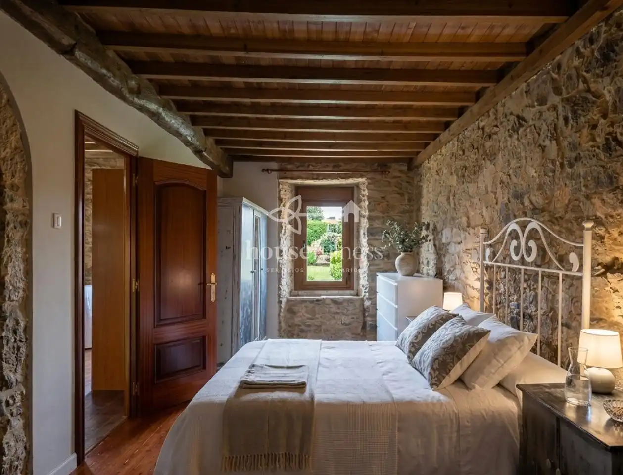 https://static.fotocasa.es/images/ads/db2a4f66-ce0e-4e00-bc02-0262ef165bac?rule=original
