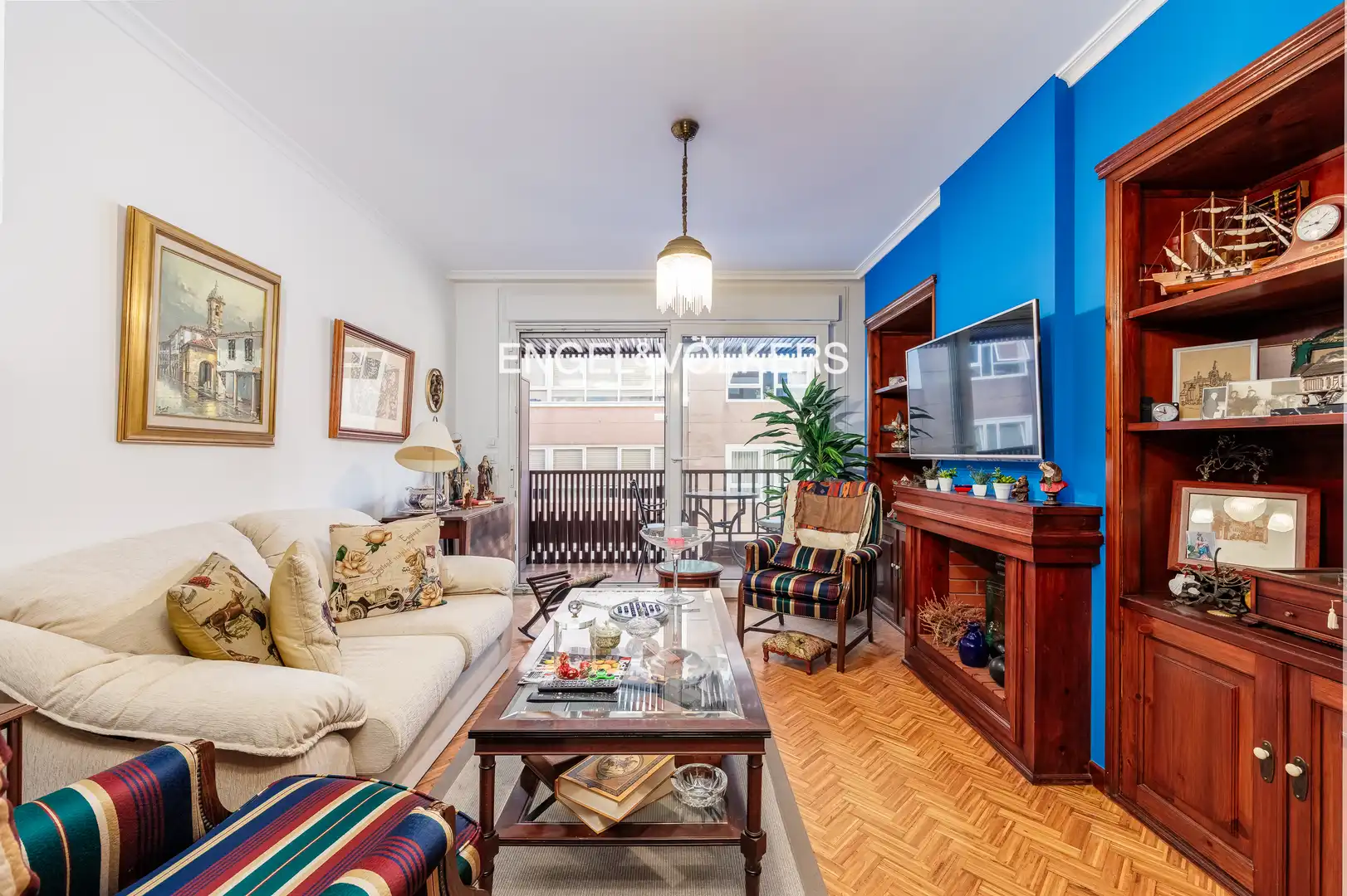 https://static.fotocasa.es/images/ads/fe4f4b45-c38d-4b61-b1fa-4b325bdb4979?rule=original