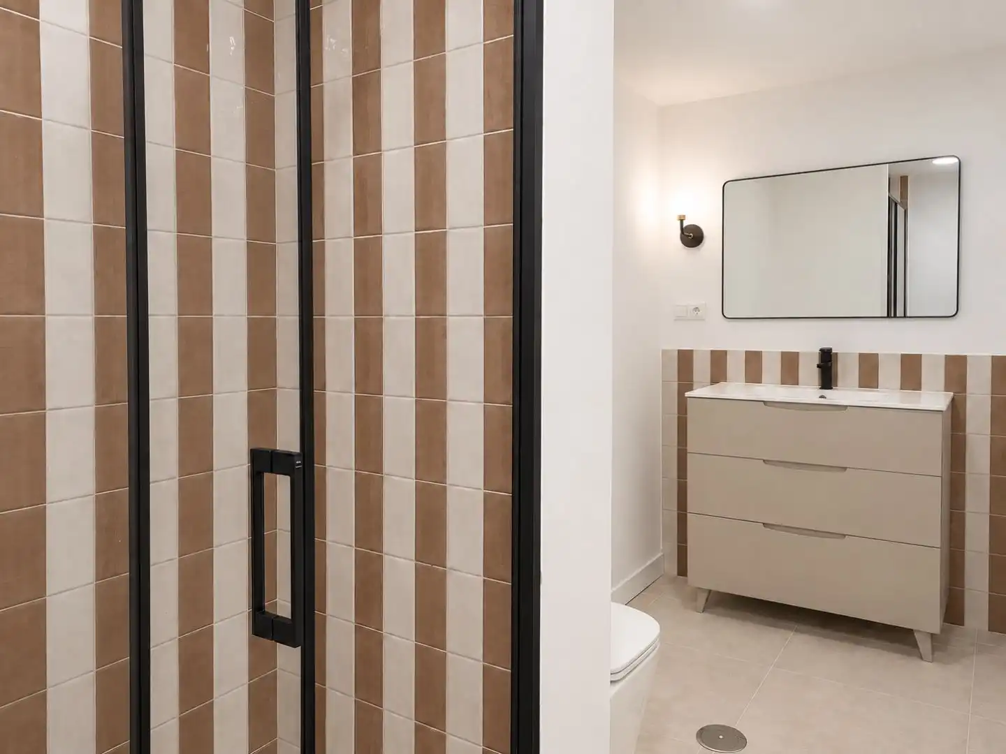 https://static.fotocasa.es/images/ads/54e68dfc-a735-4a7c-a335-68a0d521c393?rule=original
