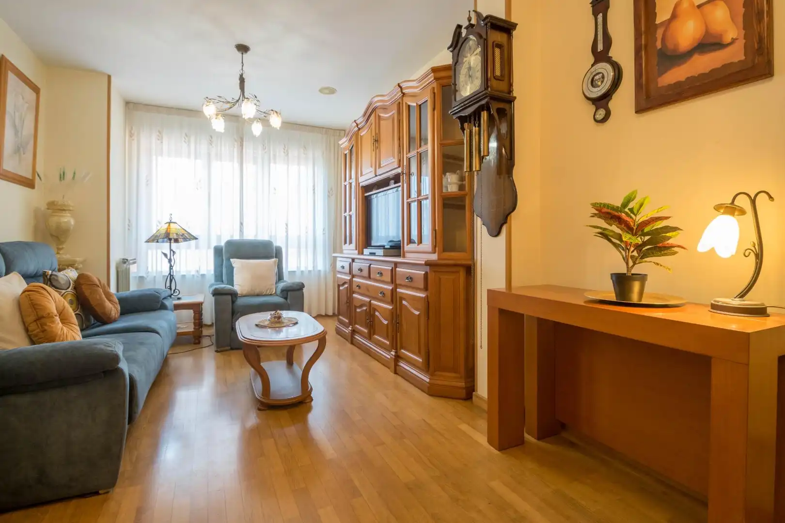 https://static.fotocasa.es/images/ads/b53fbcb4-9d2d-4fb9-a085-1e4cbcdfdb4e?rule=original