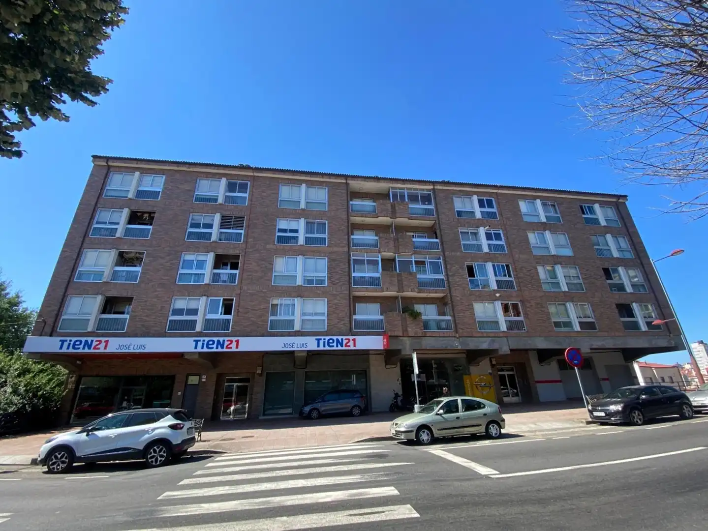 https://static.fotocasa.es/images/ads/3bc78178-1712-4b01-8e0f-9dc385a4f1f1?rule=original