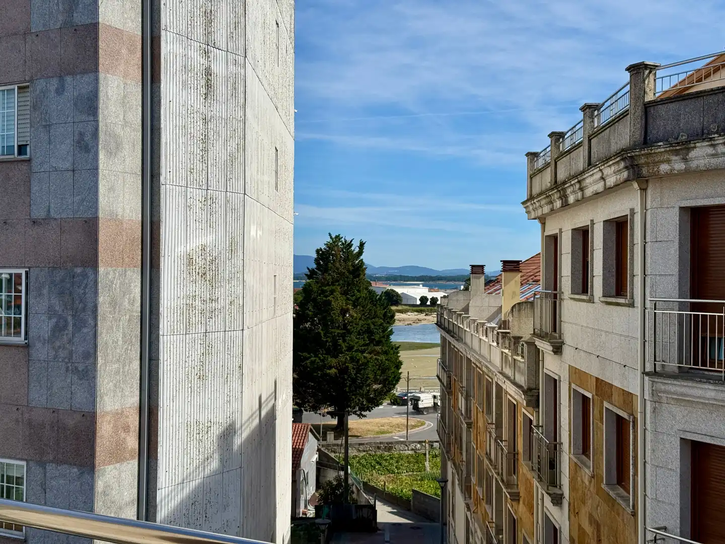 https://static.fotocasa.es/images/ads/f496c9cd-c021-494b-937f-9b8c0fb708ad?rule=original