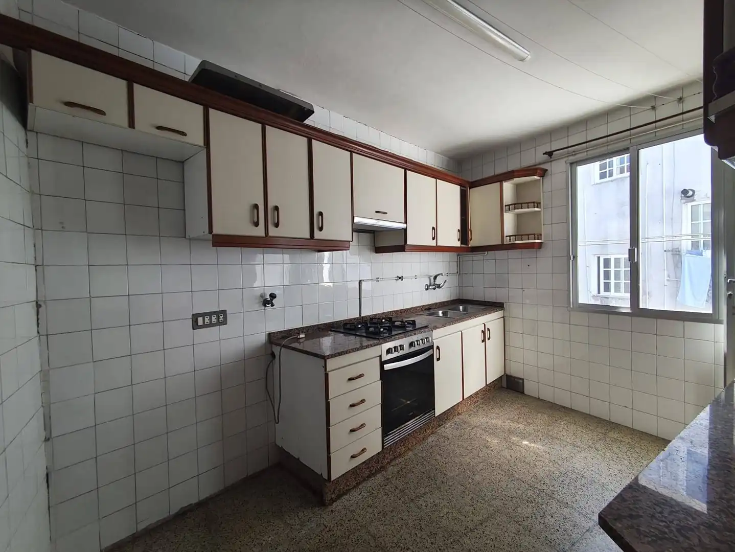 https://static.fotocasa.es/images/ads/5ae301de-d0c8-4d9b-8b2d-ae643f55a789?rule=original