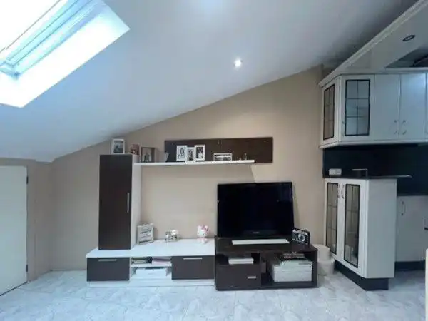 https://static.fotocasa.es/images/ads/19f32b6b-7ef4-4f23-a2d7-41615f56e317?rule=original
