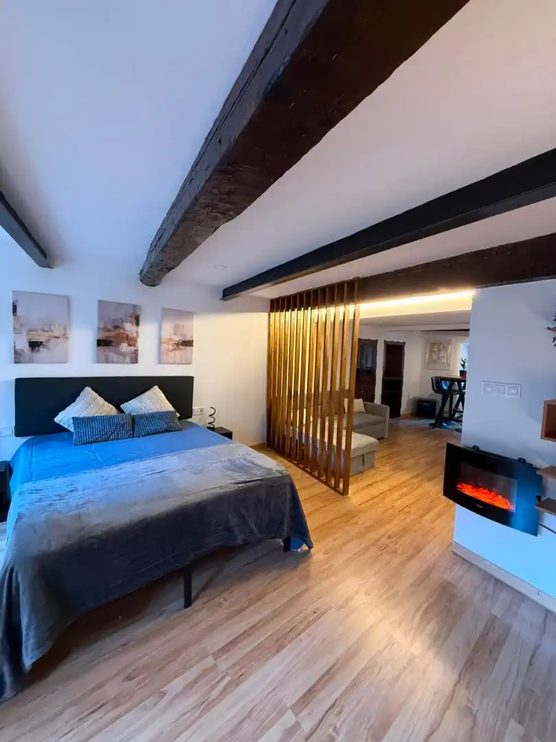 https://static.fotocasa.es/images/ads/2429afd4-79eb-45b7-b22b-b7ae8dcfb3d3?rule=original