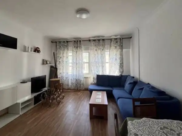 https://static.fotocasa.es/images/ads/350cb0a4-fa3b-415e-bbfa-eb8874ff7aec?rule=original