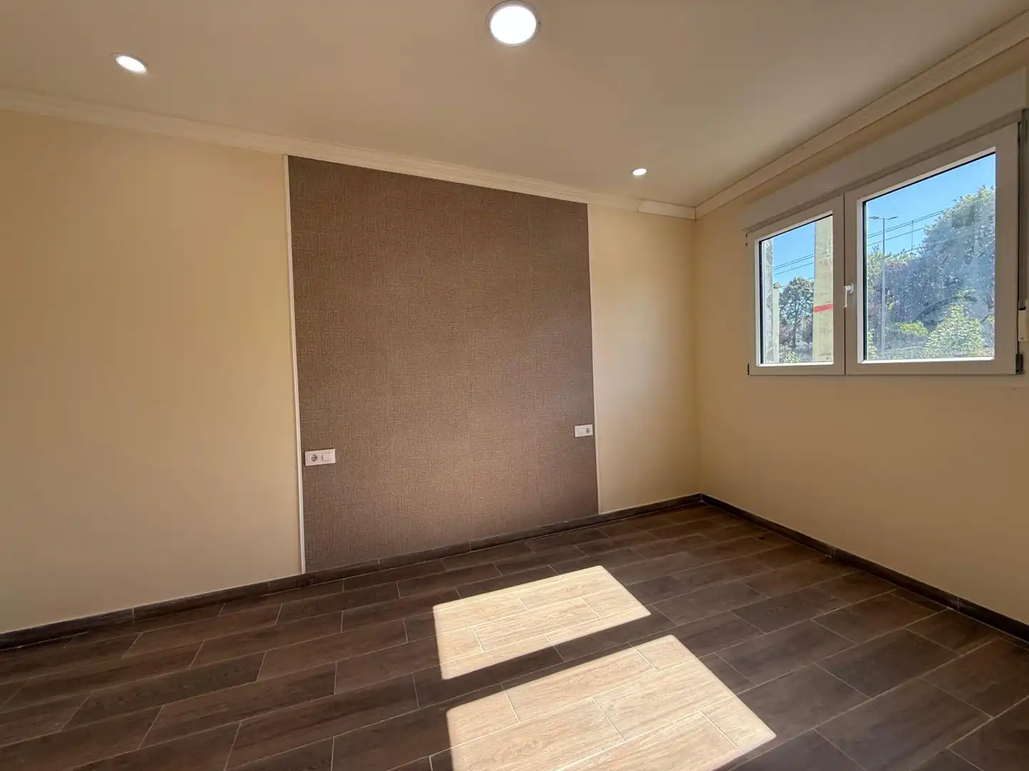 https://static.fotocasa.es/images/ads/1a1e4062-221f-4c07-b288-1215c085e3f4?rule=original